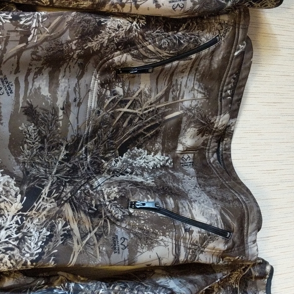 Realtree Camo Fleece Hoodie Size Medium - Picture 3 of 6